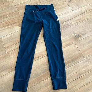 Vuori Daily leggings Size small